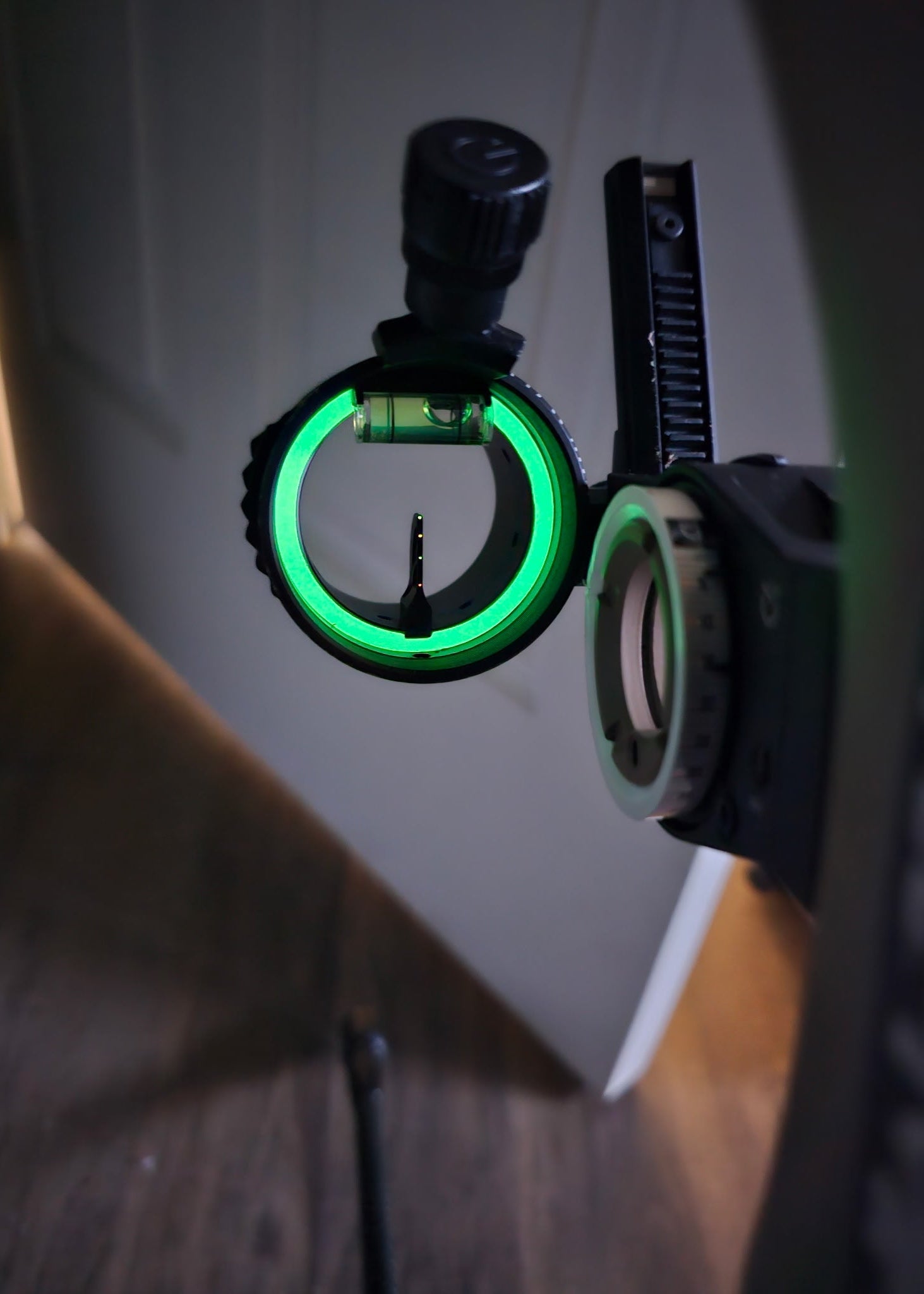 Top pin angled light bracket